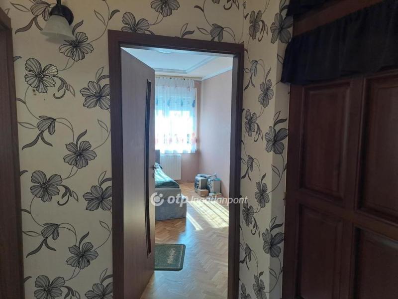 Eladó lakás Gyöngyös