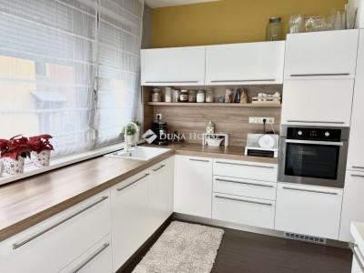 Eladó családi ház Pécs