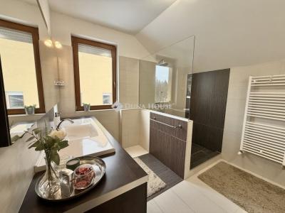 Eladó családi ház Pécs