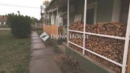 Eladó családi ház Újszilvás