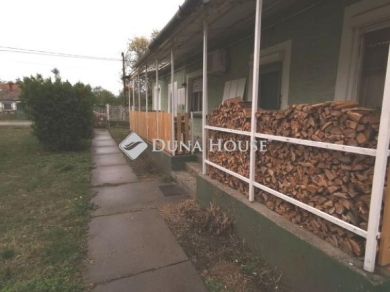 Eladó családi ház Újszilvás