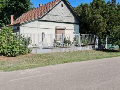 Eladó családi ház Farmos