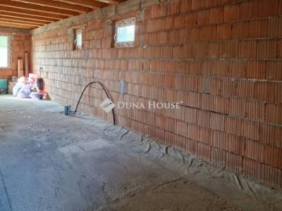 Eladó családi ház Szentmártonkáta