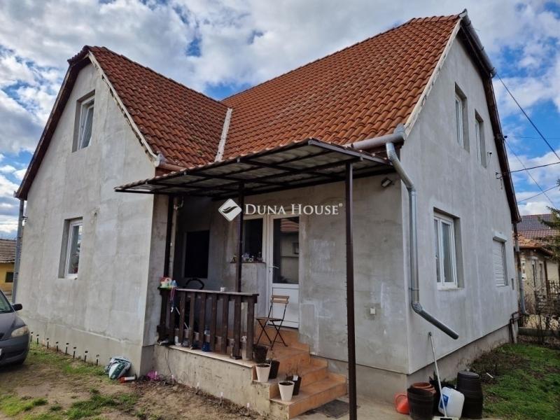 Eladó családi ház Monor