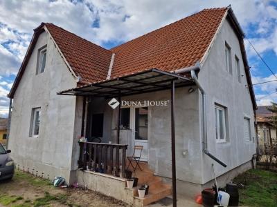 Eladó családi ház Monor