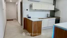 Eladó lakás Komló