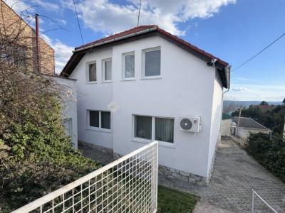 Eladó családi ház Pécs