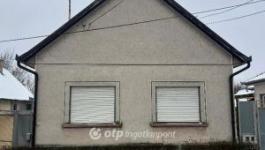 Eladó családi ház Cegléd