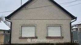 Eladó családi ház Cegléd