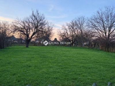 Eladó családi ház Úri