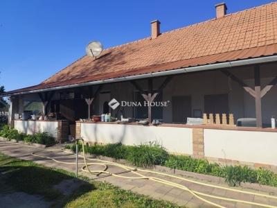 Eladó családi ház Ócsa