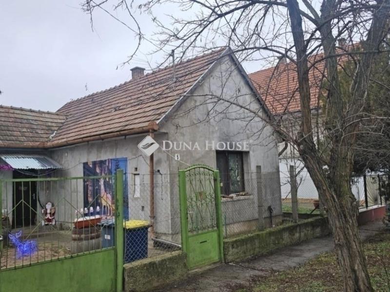 Eladó családi ház Ócsa