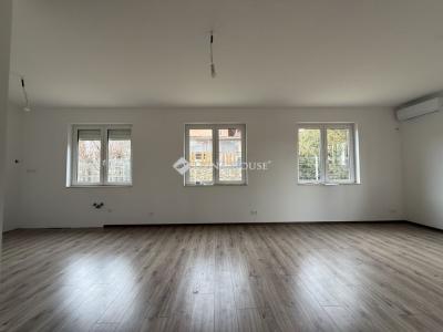 Eladó családi ház Pomáz