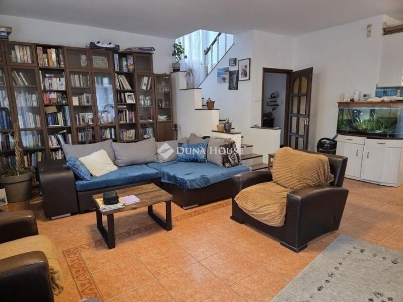 Eladó családi ház Fót