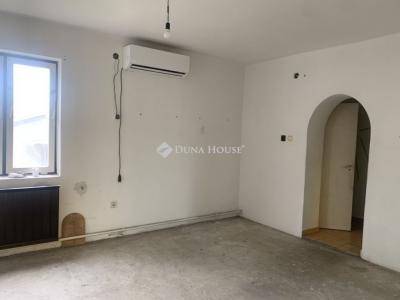 Eladó családi ház Erdőkertes