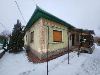 Eladó családi ház Vecsés