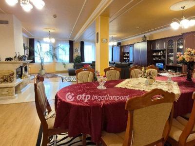 Eladó családi ház Budapest