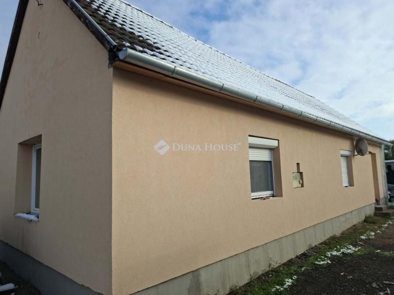 Eladó családi ház Szentlőrinc