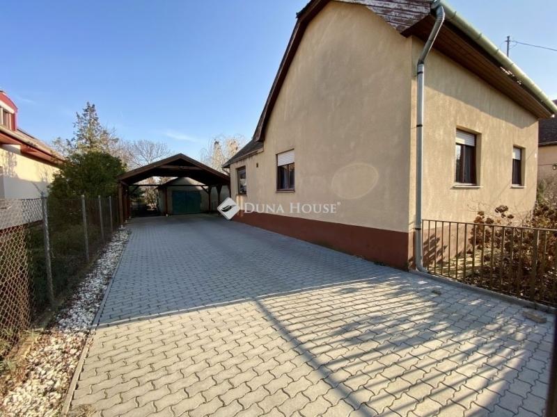 Eladó családi ház Budapest