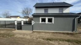 Eladó családi ház Monor