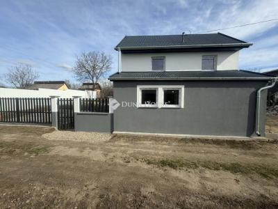 Eladó családi ház Monor