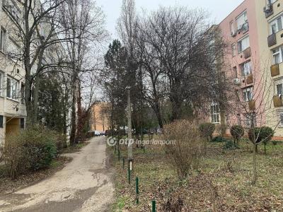 Eladó lakás Szolnok