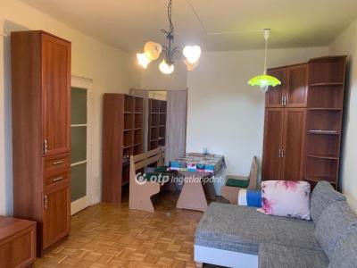 Eladó lakás Szolnok