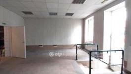 Eladó utcai bejáratú üzlethelység Nyíregyháza