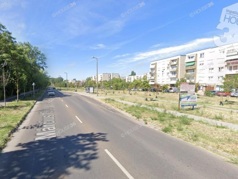 Eladó utcai bejáratú üzlethelység Kecskemét