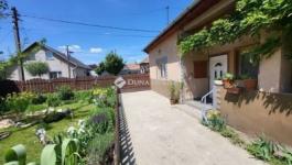 Eladó családi ház Vecsés