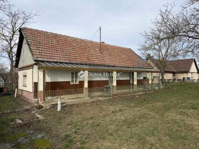 Eladó családi ház Kóka