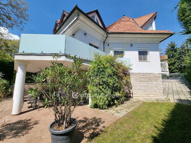 Eladó családi ház Budapest