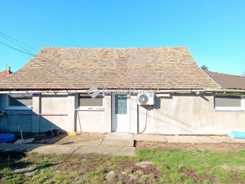 Eladó családi ház Földeák