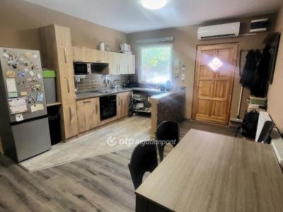 Eladó családi ház Vecsés