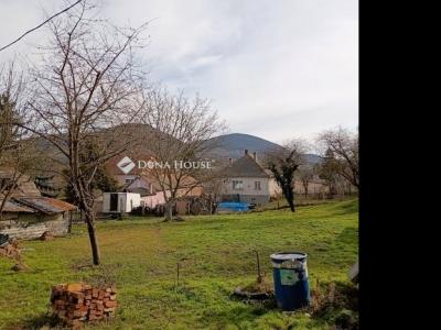 Eladó családi ház Bajna