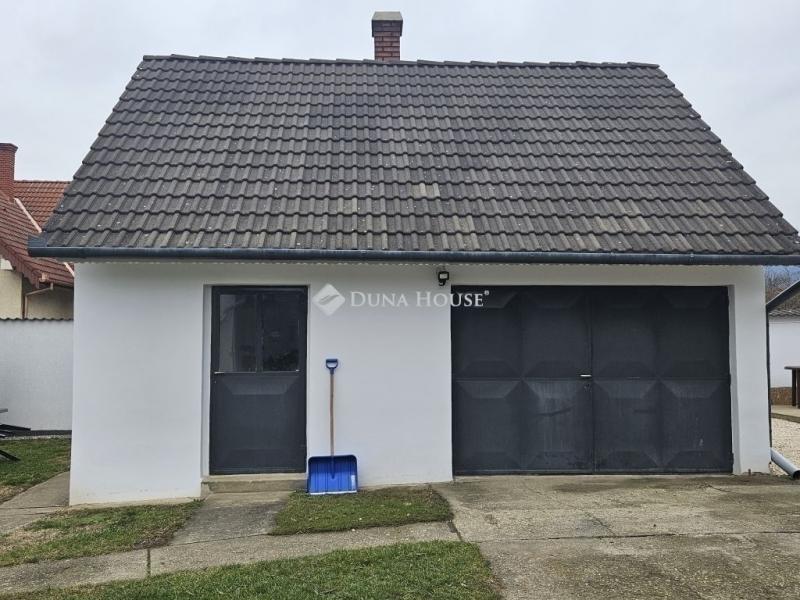 Eladó családi ház Siklós