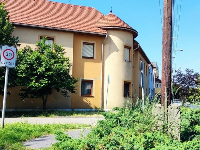 Eladó családi ház Szeged