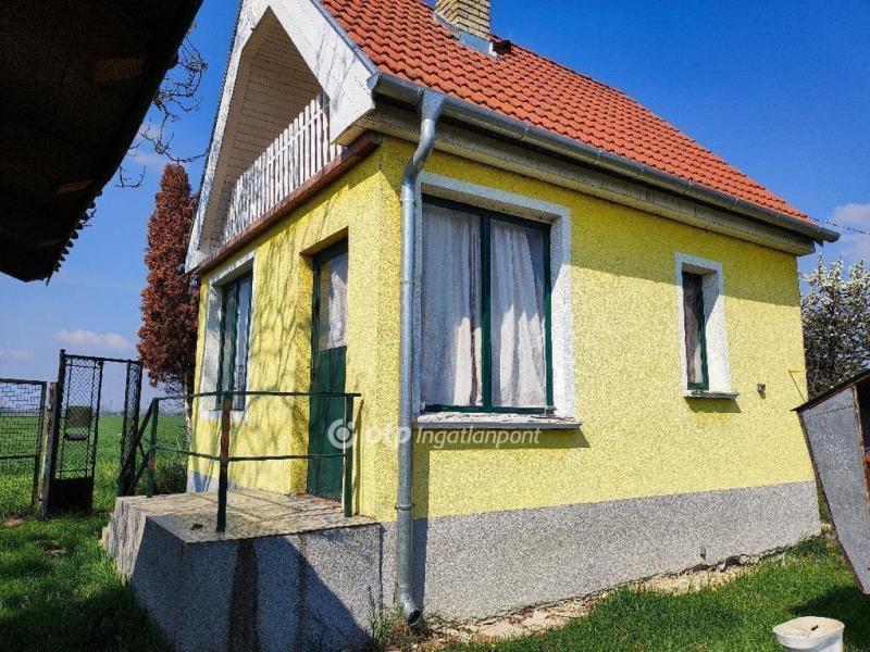 Eladó nyaraló Győr