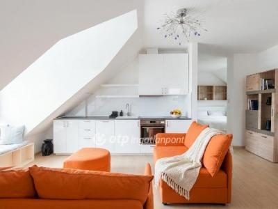 Eladó lakás Balatonkenese