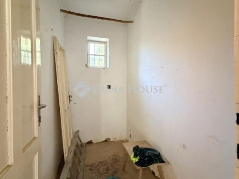 Eladó családi ház Káva