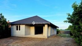 Eladó családi ház Szentmártonkáta