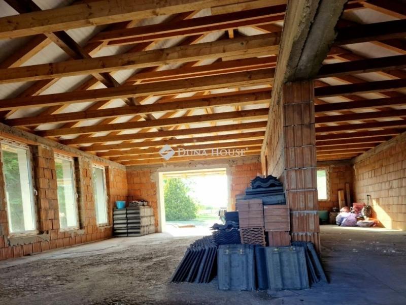 Eladó családi ház Szentmártonkáta