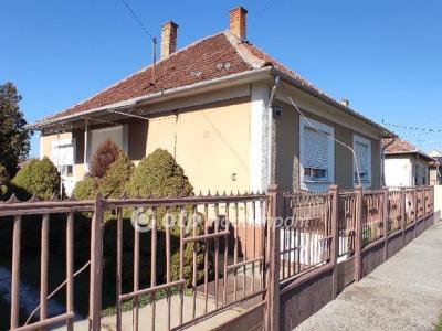 Eladó családi ház Polgár