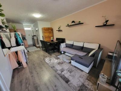 Eladó lakás Békés