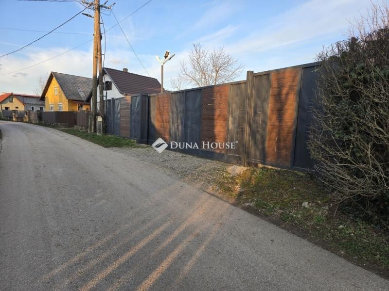 Eladó lakóövezeti telek Gyód