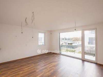 Eladó lakás Gárdony