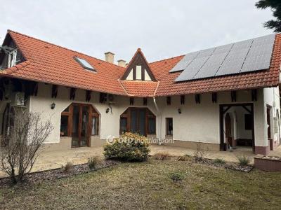Eladó családi ház Székesfehérvár