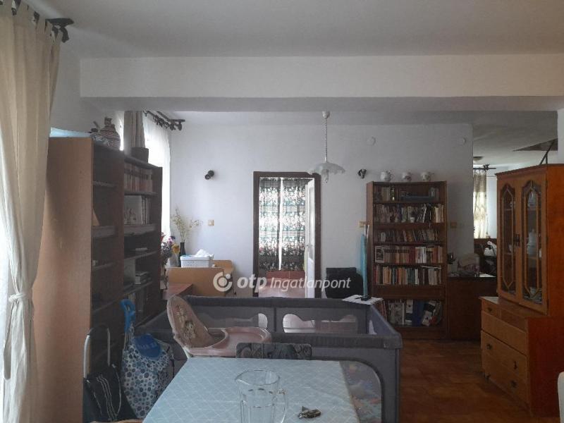 Eladó családi ház Szeged