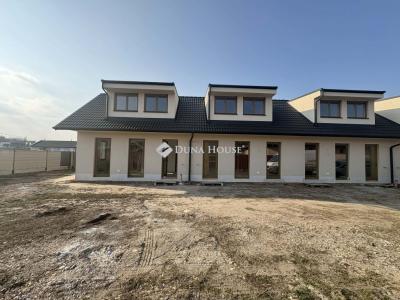 Eladó ikerház Tura