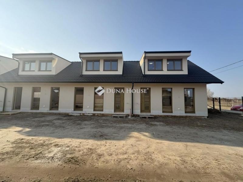 Eladó ikerház Tura